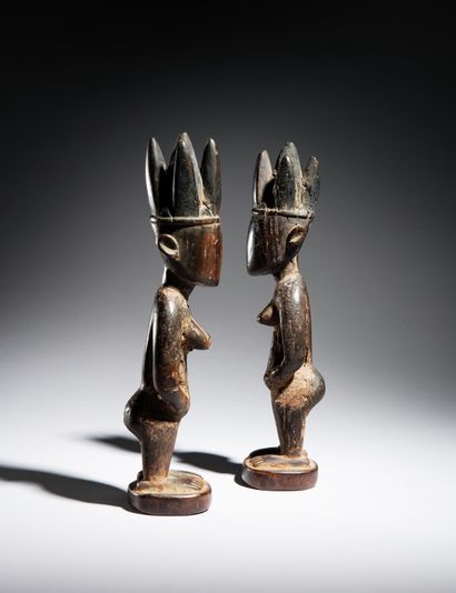 null PAIRE DE STATUETTES YOROUBA, IBEJI, NIGERIA
Bois
H. 29 cm

Provenance :
- Galerie...