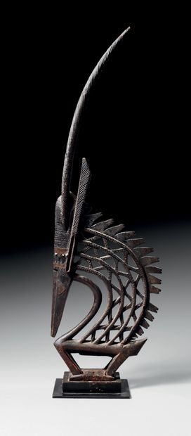 null BAMBARA CREST, CIWARA, MALI
Wood, metal
H. 126 cm

Provenance :
Galerie Flak...