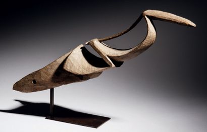 null PROW OF A PIROGUE, VANUATU
Wood
L. 58 cm

Provenance :
- Pierre and Claude Vérité,...