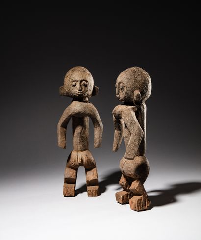 null TOUSSIAN/KARABORO COUPLE, BURKINA FASO
Wood
H. 31 cm and 30 cm
Rare pair of...
