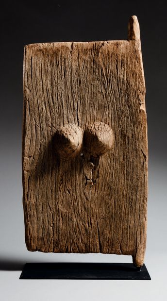 null PORTE DE GRENIER DOGON, MALI
Bois
H. 68 cm

Provenance :
- Galerie Maine Durieu
-...
