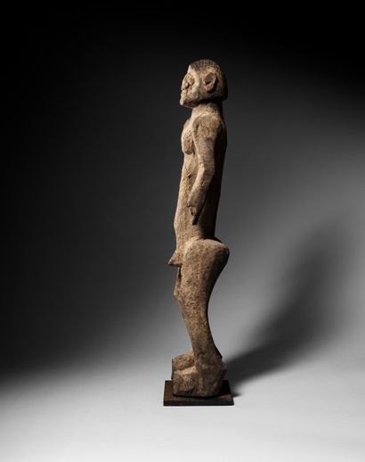 null STATUE LOBI, BURKINA FASO
Bois
H. 72 cm
Représentant un personnage masculin...