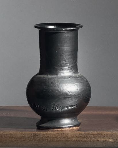 Jean MARAIS (1913-1998) Vase en terre cuite à patine canon de fusil à corps ovoïde...