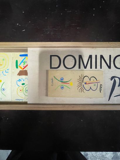 Pablo PICASSO (d'après) Wooden dominoes game enamelled polychrome. In its original...