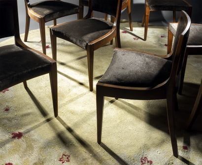 Paule LELEU (1906-1987) Circular wool carpet with radiant decoration of stylized...