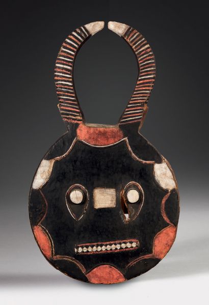 null Baule mask, Ivory Coast
Wood
H. 89 cm - L. 52 cm
Kple kple mask belonging to...