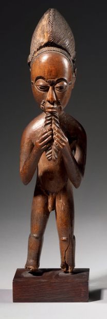 null Statue Baoulé, Côte d'Ivoire
Bois
H. 32,5 cm
Manques aux pieds et à la coiffure
Intéressante...
