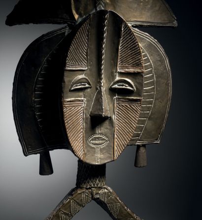 null Figure de reliquaire Kota, Gabon
Bois, métal
H. 74 cm

Provenance :
- André...