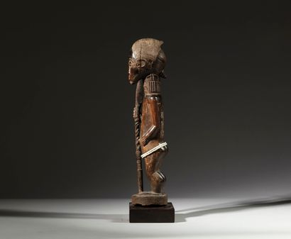 null Statuette Baoulé, Côte d'Ivoire
Bois, perles
H. 50 cm

Provenance :
- Jean-Edouard...