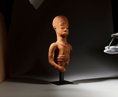 null Katsina bust, Nigeria
Terracotta
H. 39 cm

Thermoluminescence test ASA, dated...