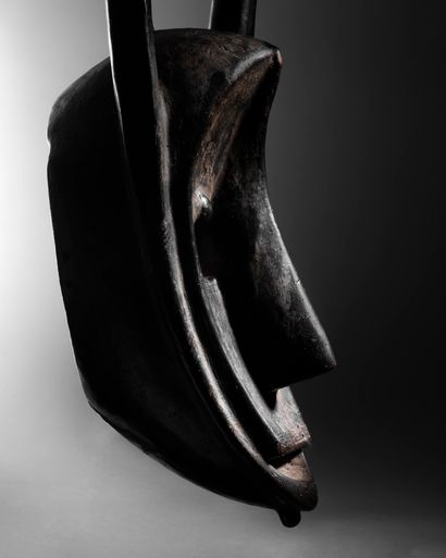 null Masque korè Bambara, Mali
Bois
H. 43 cm

Provenance :
- André Schoeller, Paris

Publication...