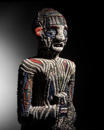 null Statue royale Bangwa, Cameroun
Bois, perles
H. 85 cm

Provenance :
- Offerte...