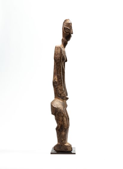 null Statue Lobi, Burkina Faso
Bois
H.65 cm
Puissante statue masculine solidement...