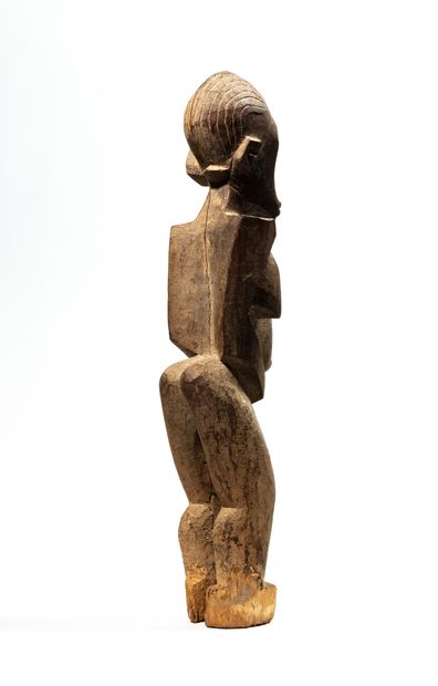 null Lobi statue, Burkina Faso
Wood
H. 67 cm
Remarkable statue representing a female...