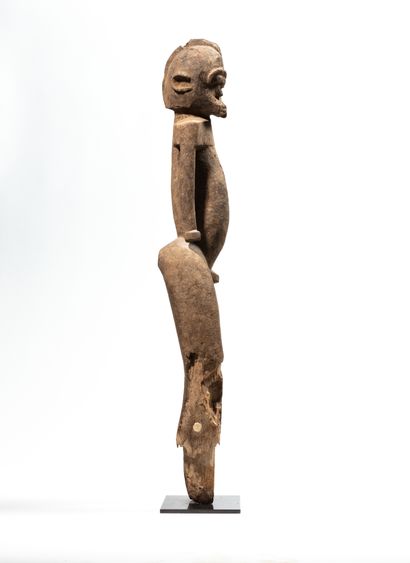 null Statue Lobi, Burkina Faso
Bois
H. 78 cm
2 000 / 3 000 €
Importante sculpture...
