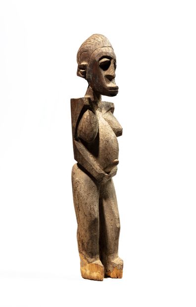 null Statue Lobi, Burkina Faso
Bois
H. 67 cm
Remarquable statue représentant un personnage...