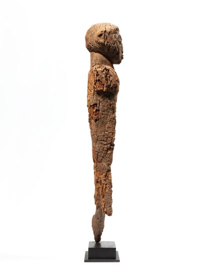 null Statue Lobi, Burkina Faso
Bois
H. 66 cm
Grande et ancienne statue représentant...