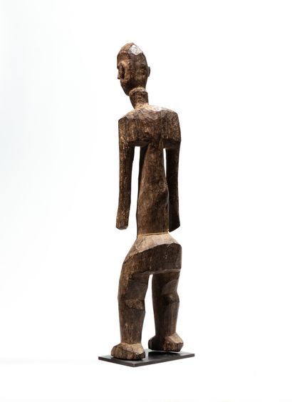 null Lobi statue, Burkina Faso
Wood
65 cm high
Powerful male statue firmly planted...