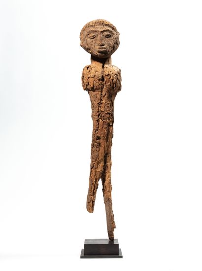 null Statue Lobi, Burkina Faso
Bois
H. 66 cm
Grande et ancienne statue représentant...