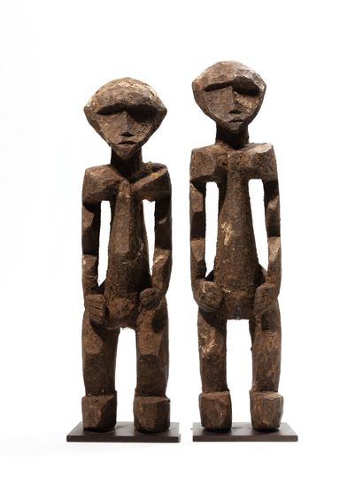 null Couple de statues Karaboro, Burkina Faso
Bois
H. 35 cm
Superbe couple représentant...