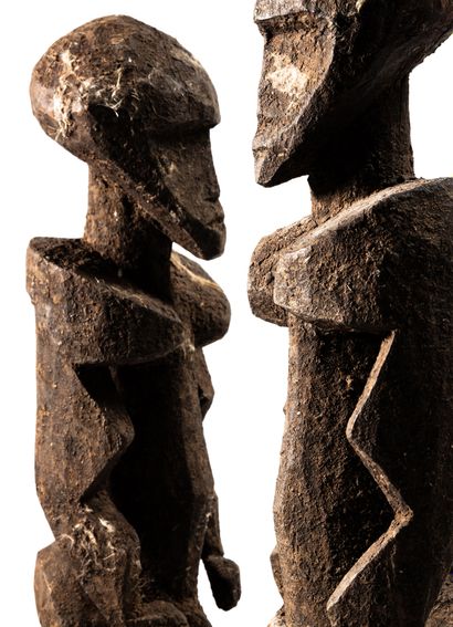 null Couple of Karaboro statues, Burkina Faso
Wood
H. 35 cm
Superb couple representing...