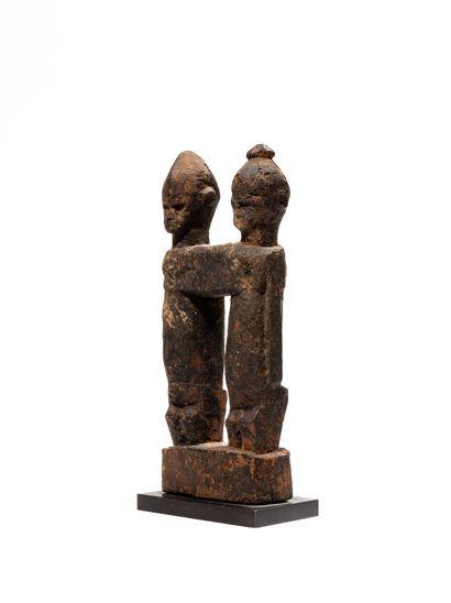 null Double Lobi statue,
Burkina Faso
Wood
H. 18 cm
Charming monoxyle sculpture representing...