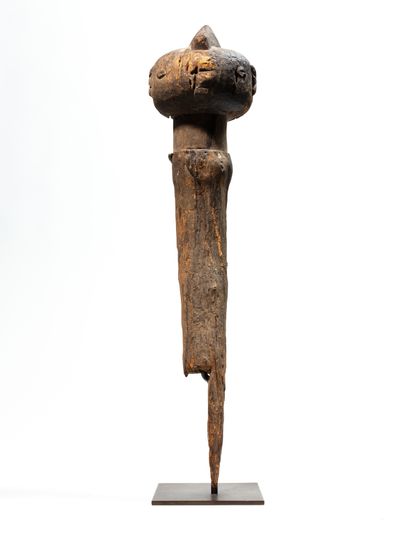 null Tchamba statue, Togo
Wood
H. 60 cm
Beautiful fragment of an ancient statue eaten...