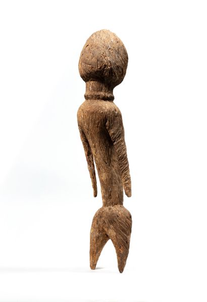 null Moba statue, Togo
Wood
H. 68 cm
Superb statue representing a stylized character,...