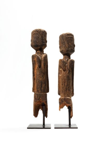 null Couple de statues Lobi,
Burkina Faso
Bois
H. 29 cm
Intéressant couple de statues...