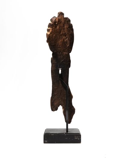 null Lobi statue, Burkina Faso
Wood
H. 37 cm
Beautiful fragment of an ancient statue...