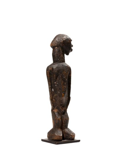 null Statue Lobi, Burkina Faso
Bois
H. 20 cm
Etonnant personnage se tenant debout...