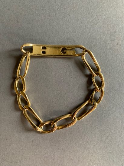 null Curb in yellow gold.
Mesh horse
Figured B.G.
Total weight : 47,8 g