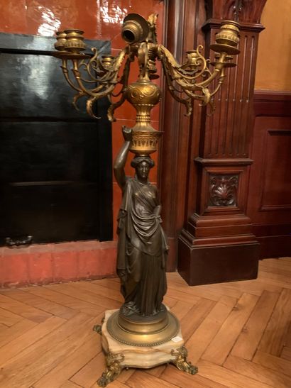 Louis Valentin Elias ROBERT (1821 - 1874) Paire d'importants candélabres en bronze...