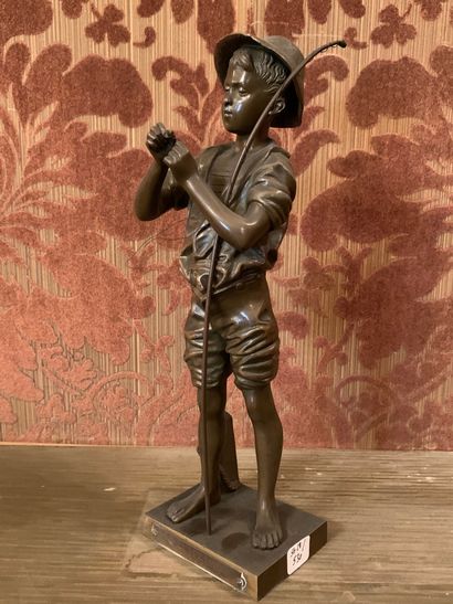 Adolphe Jean LAVERGNE (1863 -1928) Sculpture en bronze à patine brune
Le pêcheur
H.30...