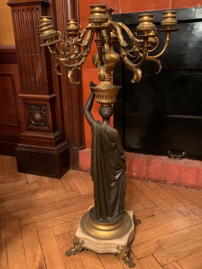 Louis Valentin Elias ROBERT (1821 - 1874) Paire d'importants candélabres en bronze...