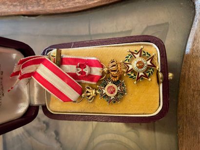 null Ensemble de huit décorations monégasques
Ordre de Saint Charles, Médailles de...