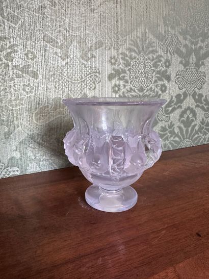 Lalique France Vase « Dampierre » en verre moulé pressé
H. 12 cm