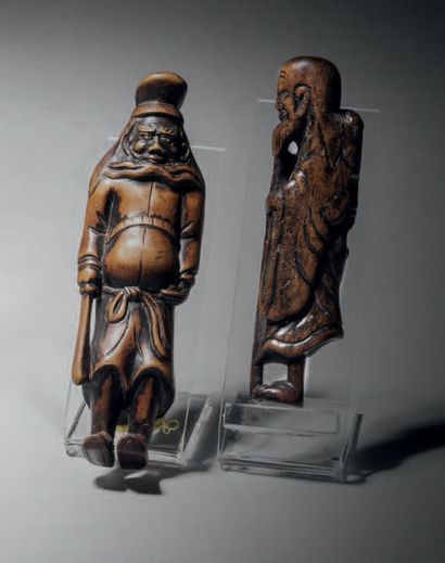 JAPON - Milieu Epoque EDO (1603-1868) Two wooden netsuke, Shoki standing holding...