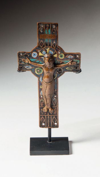 null Central cross plate in champlevé copper, engraved, enameled and gilded with...