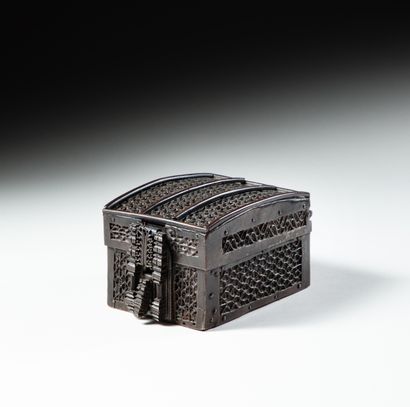 null Small messenger's box called "à mailles" in wrought iron, wooden core covered...