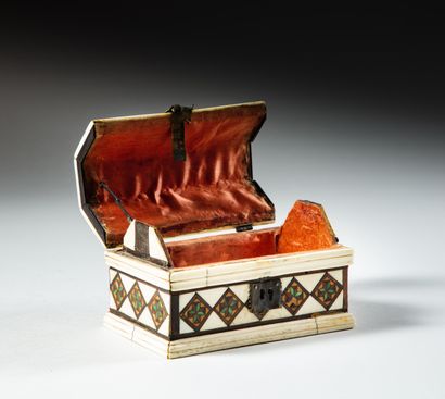 null Small box with a lid with alla certosina marquetry of wood, bone and stained...