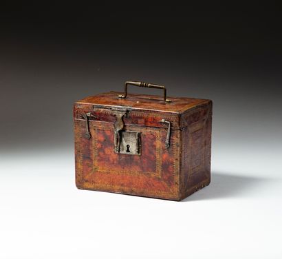 null Beechwood case covered with red leather gilded with small irons with top handle...