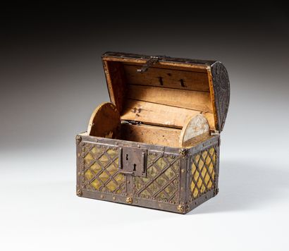 null Small wooden box covered with green velvet decorated with bands and iron plates,...