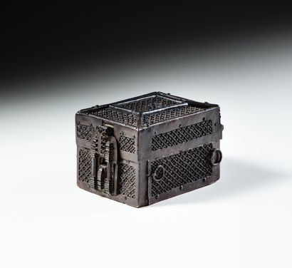null Small messenger's box called "à mailles" in wrought iron, wooden core covered...