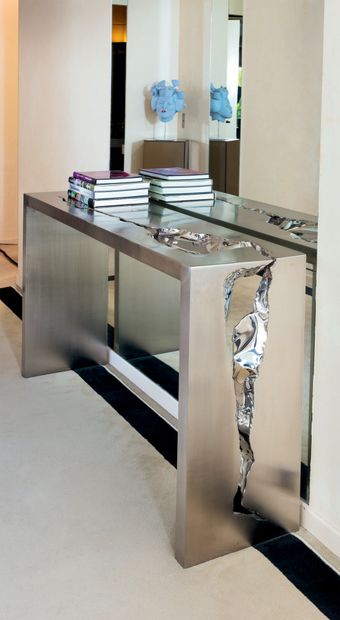 Patrice RACOIS (actif au XXIe siècle) Console en inox
H. 84 - L. 148 - P. 39,5 c...