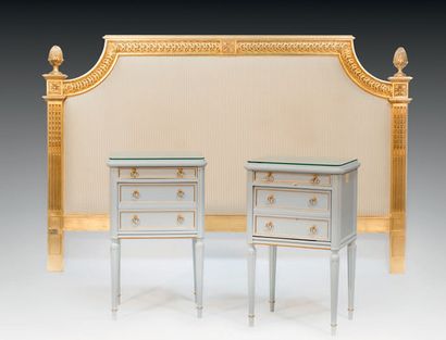 null Pair of bedside tables and headboard in the Louis XVI style
The pair of bedside...