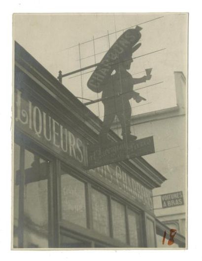 ALEXANDRE TRAUNER (1906-1993) Liqueurs, bois, charbons Paris, début des années Épreuve...