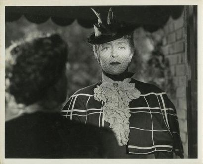 ROGER KAHAN Françoise Rosay Drôle de drame, 1937 Deux (2) épreuves argentiques, 242...