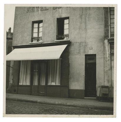 ALEXANDRE TRAUNER (1906-1993) Devanture de l'Hôtel du Nord, Paris, Hôtel du Nord,...