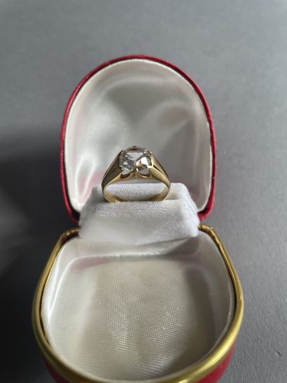 null Ring in gold 750°/°°° set with a brilliant white stone
P.B 4,4 g